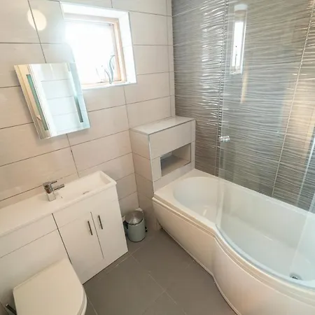 Apartment Comfortable, Stylish, 3 Bedroom Town House Galway