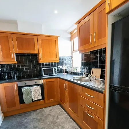 Comfortable, Stylish, 3 Bedroom Town House