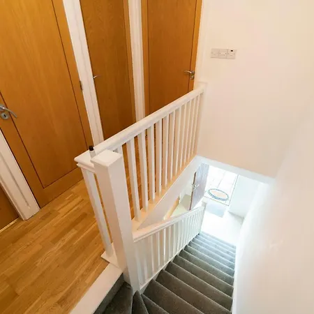 Apartment Comfortable, Stylish, 3 Bedroom Town House Galway